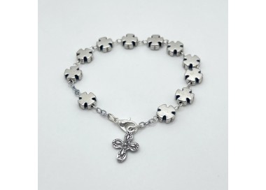 Pulsera Cruz Celta metálica plateada – cuentas de 10x10 mm