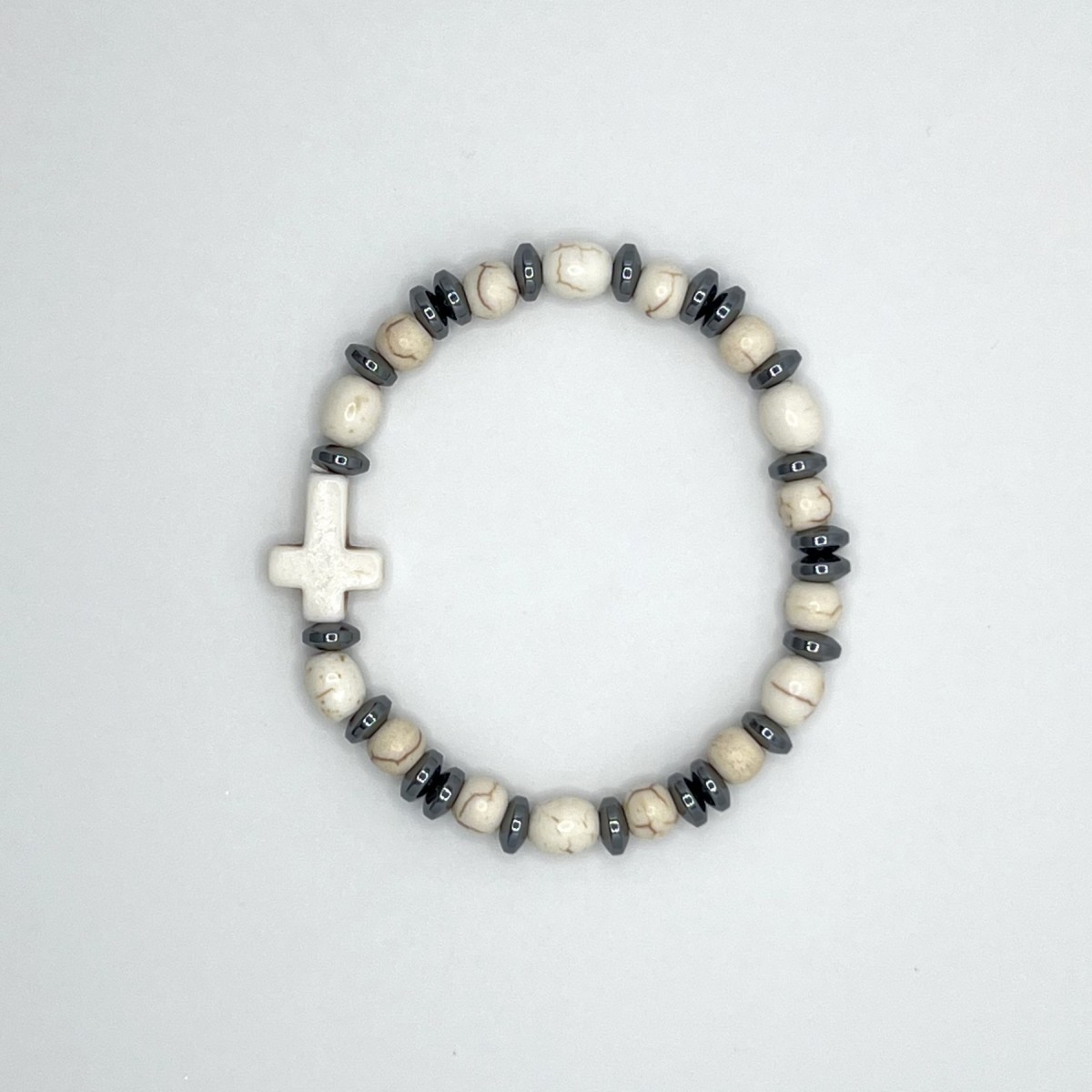 Pulsera elástica de hematite y piedra – artesanal y elegante