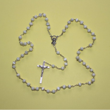 Rosario ojo de gato blanco